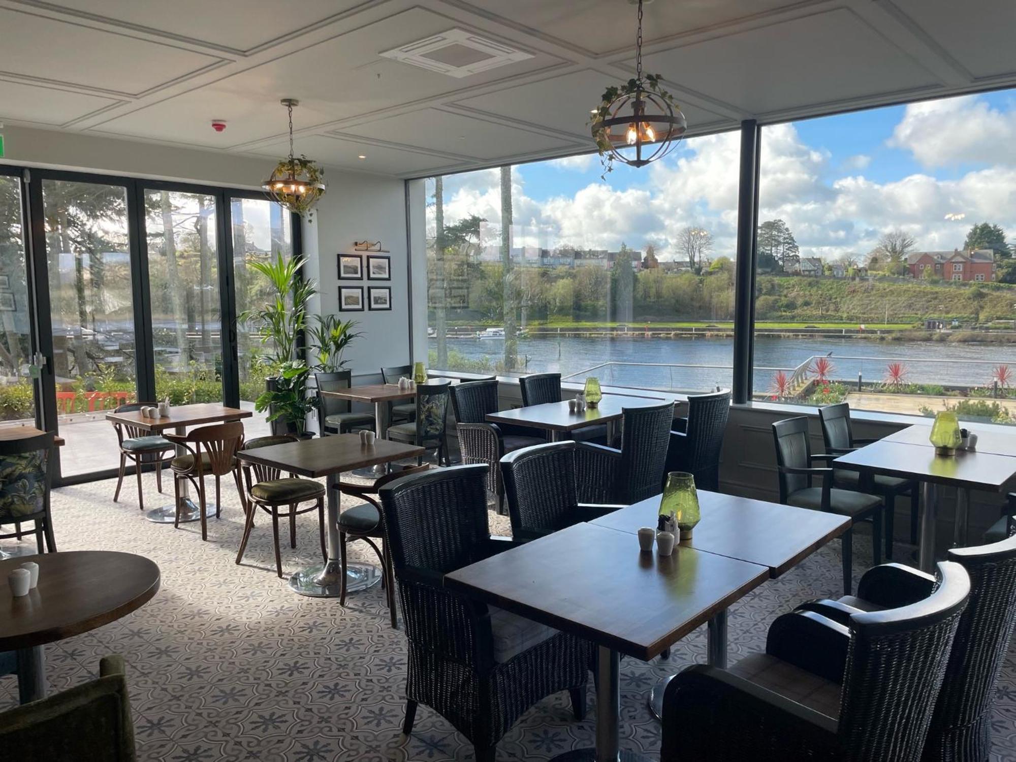 The Lakeside Hotel & Leisure Centre Killaloe Exterior foto